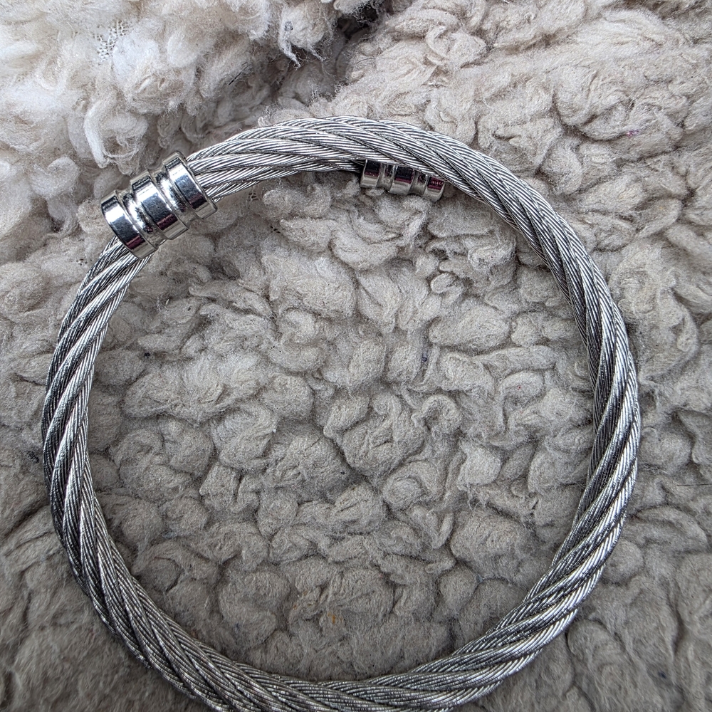 Amazon Silver Twisted Bracelet